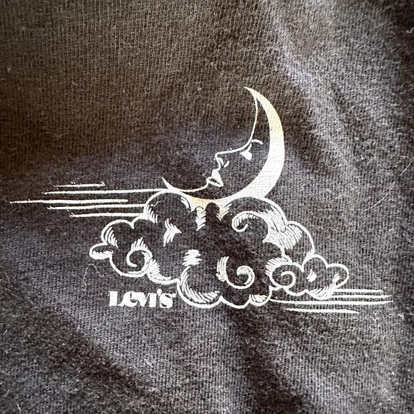 Levi's Crescent Moon Crop Tee Boxy Crew Neck Chest Print 100% Cotton Black XS - Picture 2 of 6